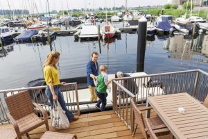 Jachthaven De Eemhof, Verhuur woonboten